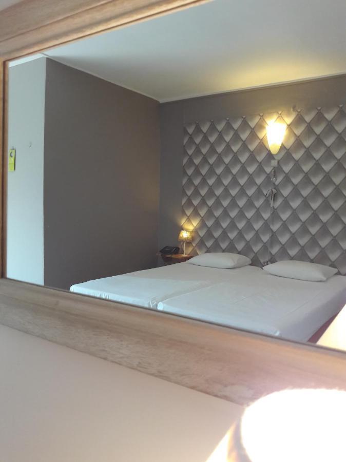 Hôtel-Restaurant "Le Beau Site" Trois-Ponts Extérieur photo